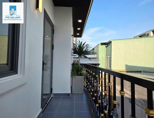 BÁN CĂN GÓC 2 MẶT HẺM - PHÚ THUẬN - QUẬN 7.