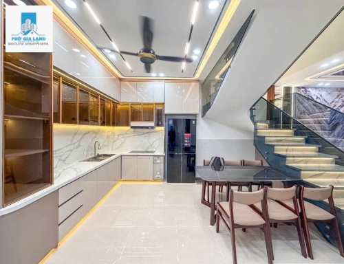 NHÀ HẺM GÓC 2 MT - HUỲNH TẤN PHÁT - NHÀ BÈ .