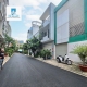 NHÀ TO ĐẸP KHU DÂN CƯ LACASA - XE HƠI ĐẬU TRONG NHÀ . 